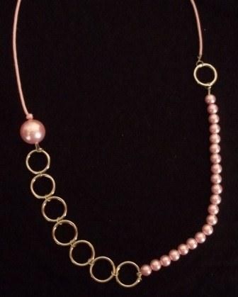 Colar de Pérolas Rosa